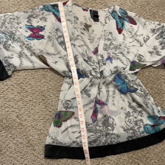 Bisou Bisou kimono top - Picture 8 of 11